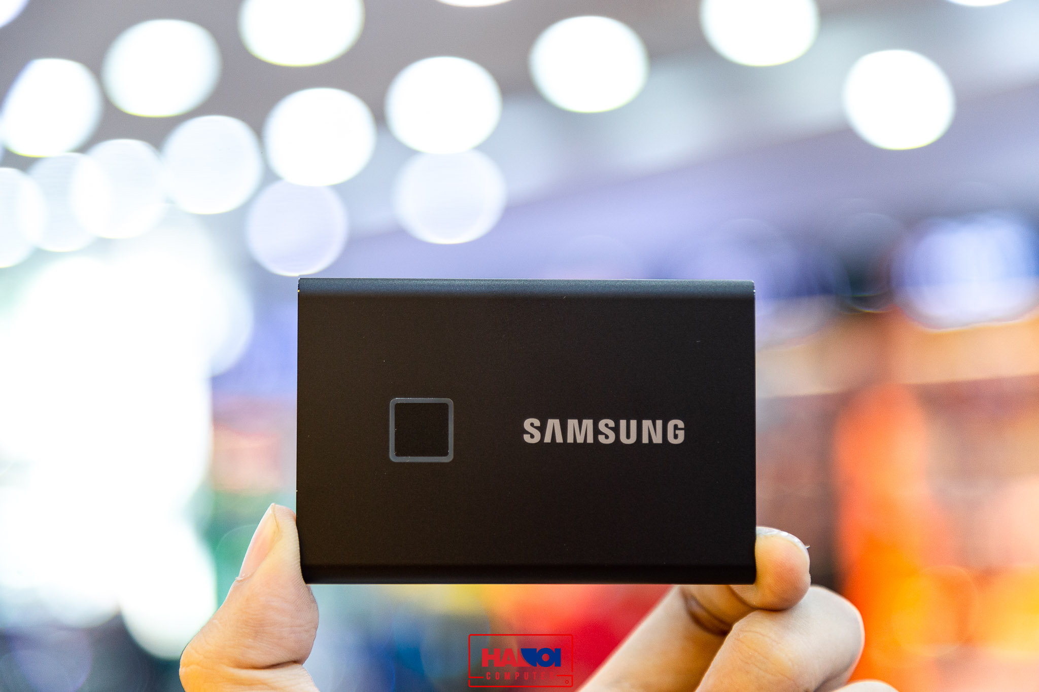 Ổ Cứng Di Động SSD Samsung T7 Touch Portable 500GB 2.5 inch USB 3.2 đen